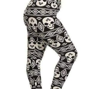 Plus Black & White Aztec Skull Print Leggings